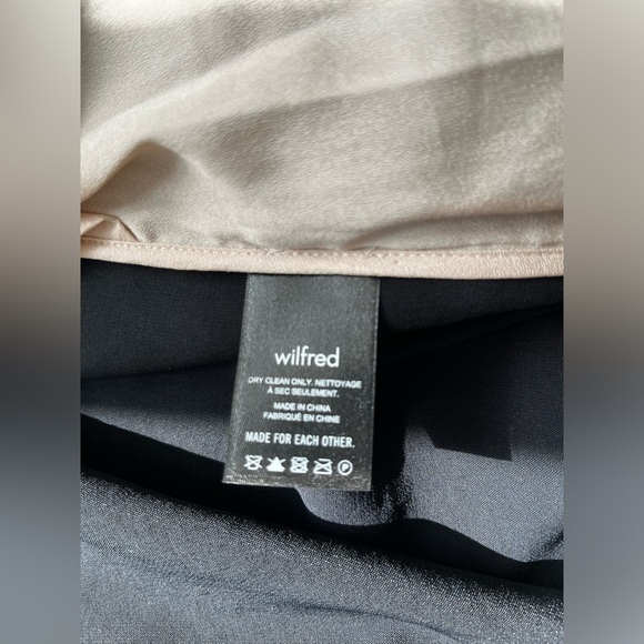 Oversized lightweight Wilfred (Aritzia) black blazer - Picture 13 of 14